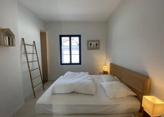 La De L Ancre Marine